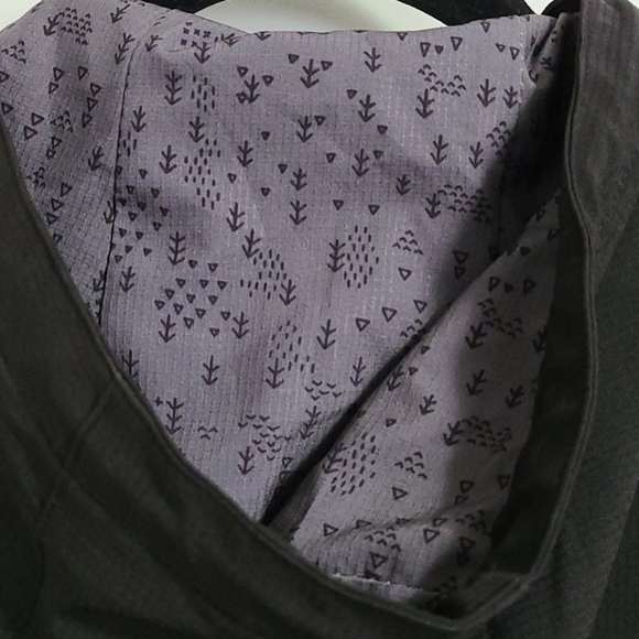 Men's Hooded Two Tone Jacket - Picture 3 of 7